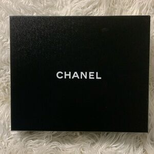 CHANEL shoe box